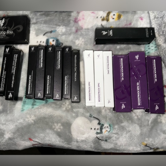 SOLD ALL ITEMS! Won’t show that it is sold and won’t let me delete! - Picture 1 of 2